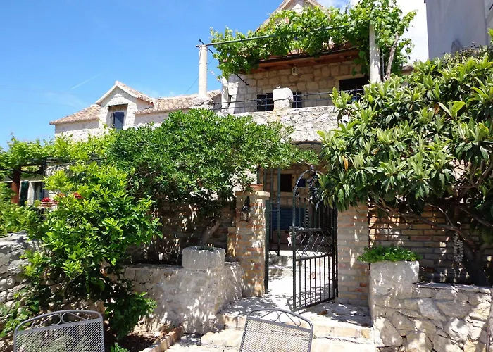 House Vedrana